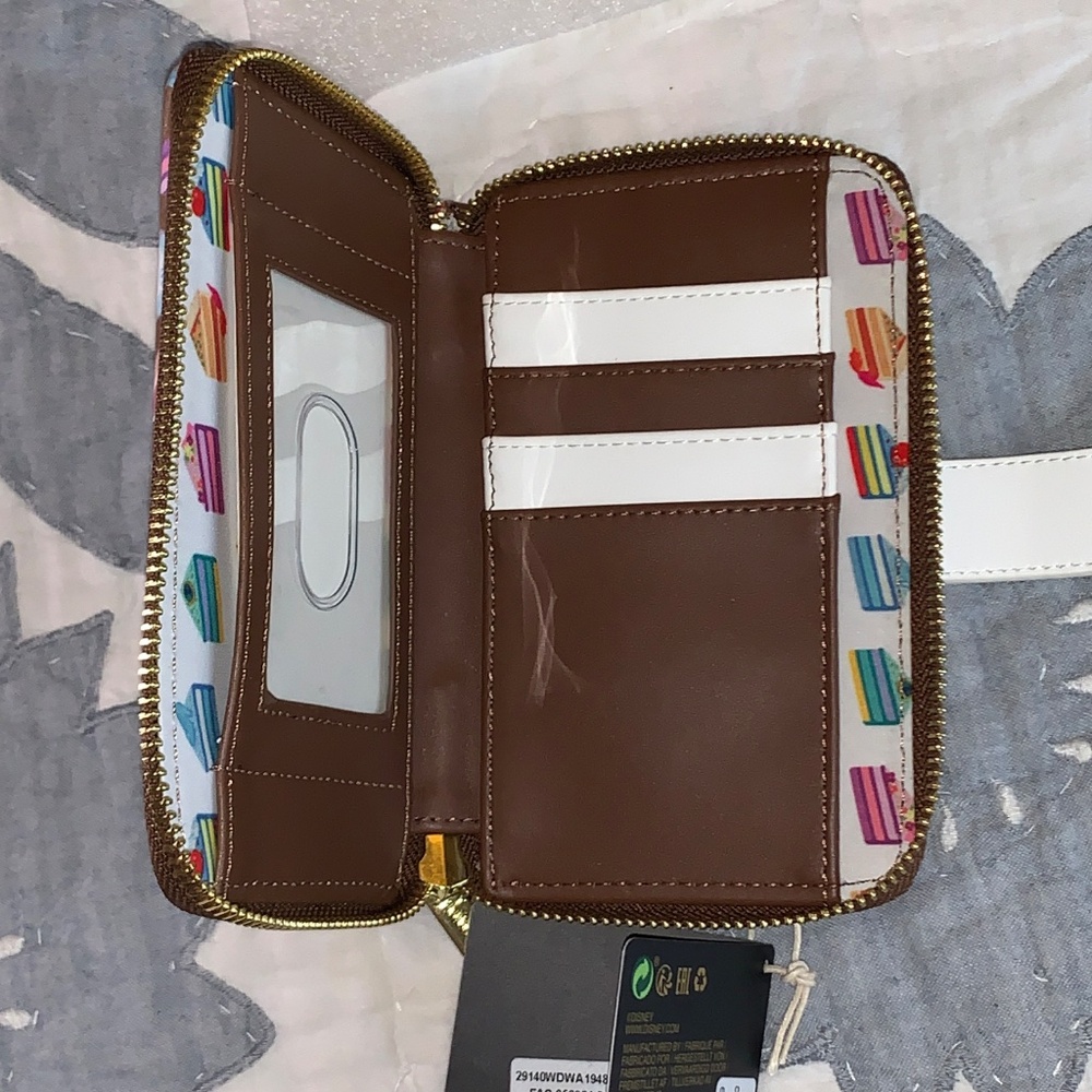 Loungefly Disney Princess - Cakes "Icing on the Cake" Wallet 🍰 - Picture 8 of 9